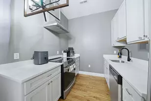 470 Silver St, Manchester, NH 03103 - Photo 16