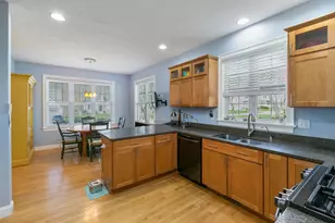 8 Crockett&apos S Way, Stratham, NH 03885 - Photo 4