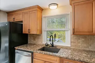 6 Pingree Hill Rd, Derry, NH 03038 - Photo 16
