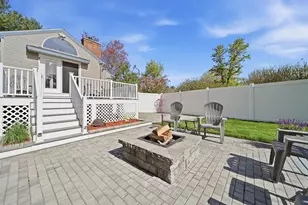 26 Mayflower Dr, Litchfield, NH 03052 - Photo 10