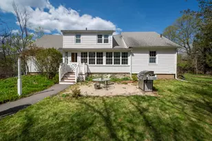 91 Hampstead Rd, Derry, NH 03038 - Photo 2