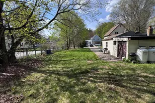 16 Norton St, Derry, NH 03038 - Photo 14