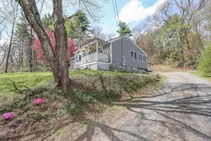 222 Hampstead Rd, Derry, NH 03038 - Photo 4