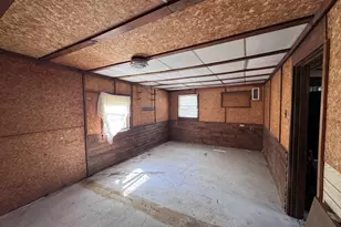16 Norton St, Derry, NH 03038 - Photo 28