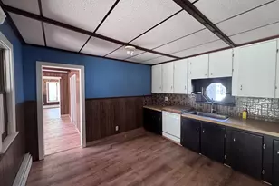 16 Norton St, Derry, NH 03038 - Photo 8
