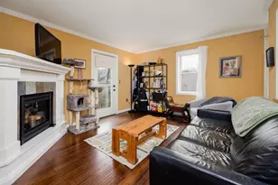 44 Acorn St, Hartford, VT 05001 - Photo 8