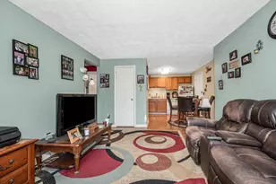 555 Calef Rd, Manchester, NH 03103 - Photo 8