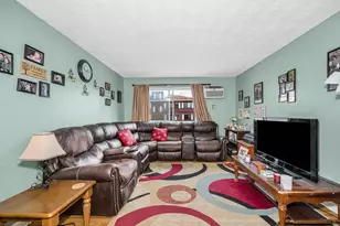 555 Calef Rd, Manchester, NH 03103 - Photo 6