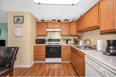 555 Calef Road #11, Manchester, NH 03103 - Photo 4