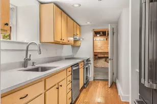 348 Maplewood Ave, Portsmouth, NH 03801 - Photo 10