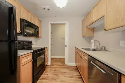 18 Crestview Circle #207, Londonderry, NH 03053 - Photo 8
