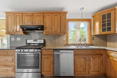 74 Suzanne Drive, Portsmouth, NH 03801 - Photo 4
