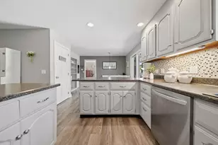 11 River Rd, Amherst, NH 03031 - Photo 6