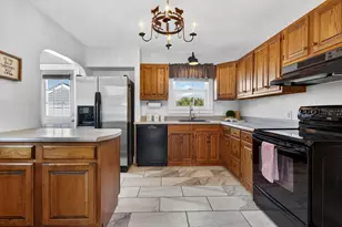405 Hill St, Manchester, NH 03102 - Photo 10