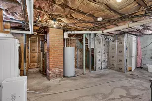 405 Hill St, Manchester, NH 03102 - Photo 38