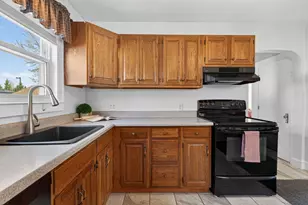 405 Hill St, Manchester, NH 03102 - Photo 14