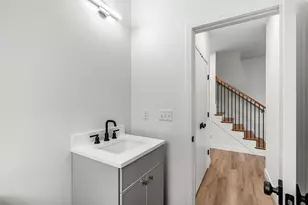 7 Lily Ln, Londonderry, NH 03053 - Photo 12
