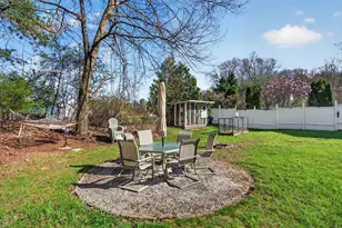 23 Juniper Rd, Derry, NH 03038 - Photo 4