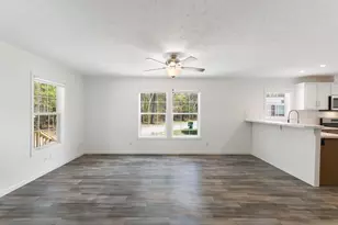 40 Pine St, Hinsdale, NH 03451 - Photo 16