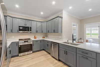 10100 S Willow Street #211, Manchester, NH 03103 - Photo 2
