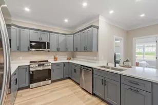 10100 S Willow St, Manchester, NH 03103 - Photo 2