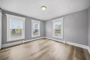 266 Douglas St, Manchester, NH 03102 - Photo 12