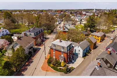 303 Pleasant Street, Portsmouth, NH 03801 - Photo 4