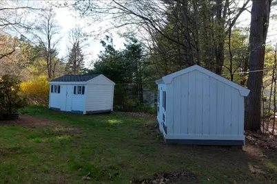 18 Bangor Street, Nashua, NH 03063 - Photo 2
