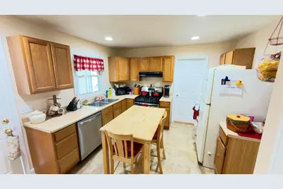10 Cote Circle Avenue, Raymond, NH 03077 - Photo 4