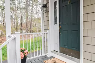 14 Georgetowne Dr, Nashua, NH 03062 - Photo 6