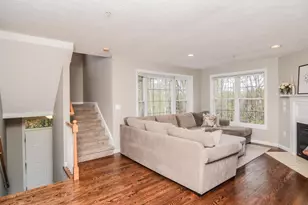 14 Georgetowne Dr, Nashua, NH 03062 - Photo 8