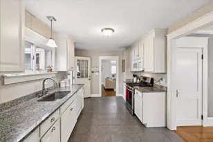 36 Lamprey St, Manchester, NH 03102 - Photo 10
