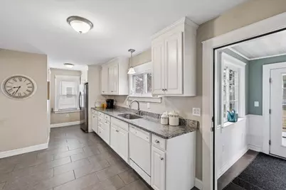 36 Lamprey Street, Manchester, NH 03102 - Photo 8
