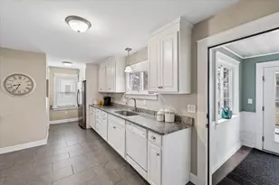 36 Lamprey St, Manchester, NH 03102 - Photo 8