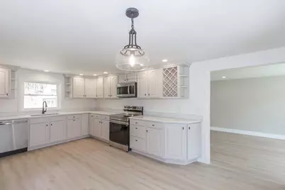 7 Ermer Road, Derry, NH 03038 - Photo 8