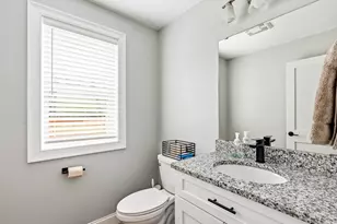 10 Coleman St, Rochester, NH 03867 - Photo 16