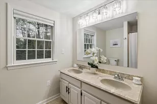 98 Hitching Post Ln, Bedford, NH 03110 - Photo 20