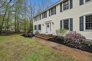 98 Hitching Post Ln, Bedford, NH 03110 - Photo 2