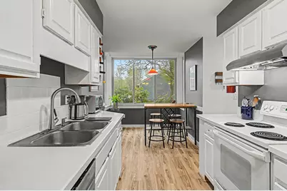 911 Dorset Street #29, South Burlington, VT 05403 - Photo 2