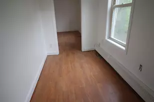 11 Elm St, Derry, NH 03038 - Photo 8