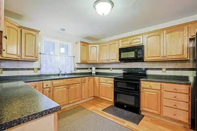 68 Waterford Drive, Sandown, NH 03873 - Photo 4