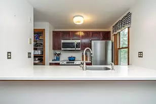 64 Glengarry Dr, Stratham, NH 03885 - Photo 4