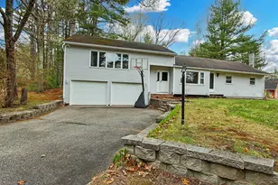 15 Lincoln St, Pelham, NH 03076 - Photo 1