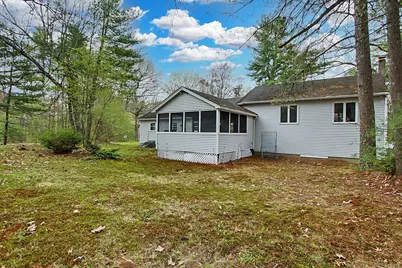 15 Lincoln Street, Pelham, NH 03076 - Photo 2
