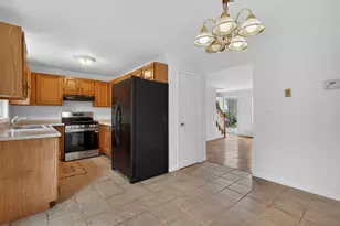 12 Wyndmere Dr, Londonderry, NH 03053 - Photo 10