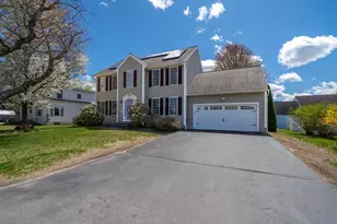 54 Pine Hill Rd, Nashua, NH 03063 - Photo 2