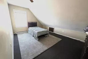 729 Pine St, Manchester, NH 03104 - Photo 16