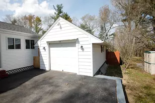 99 St Marie St, Manchester, NH 03102 - Photo 6