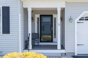 11 Bent Grass Cir, Kingston, NH 03848 - Photo 4