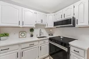 4 Brook Rd, Salem, NH 03079 - Photo 1